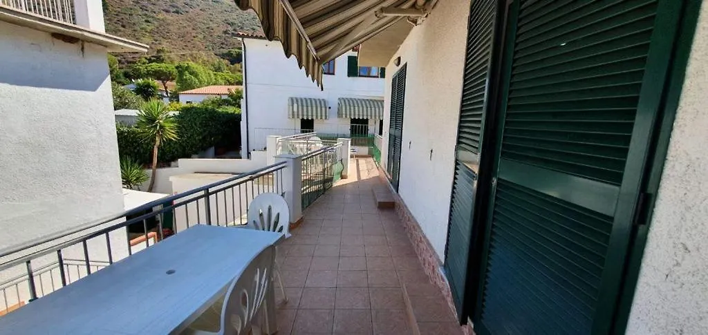 Appartamenti Villa Miramare Каполивери Отель