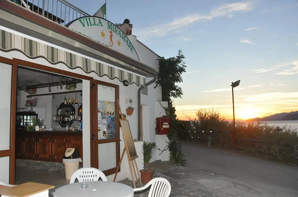 Отель Appartamenti Villa Miramare Каполивери