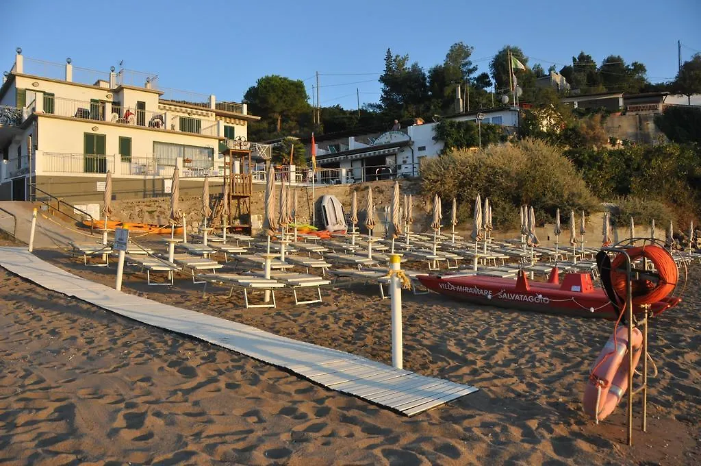 Appartamenti Villa Miramare Каполивери Отель