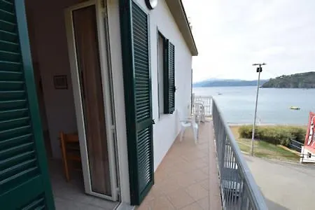 Отель Appartamenti Villa Miramare Каполивери